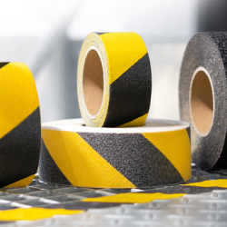 KRAF KAYDIRMAZ BANT 25mm x 15m SARI-SİYAH 2575